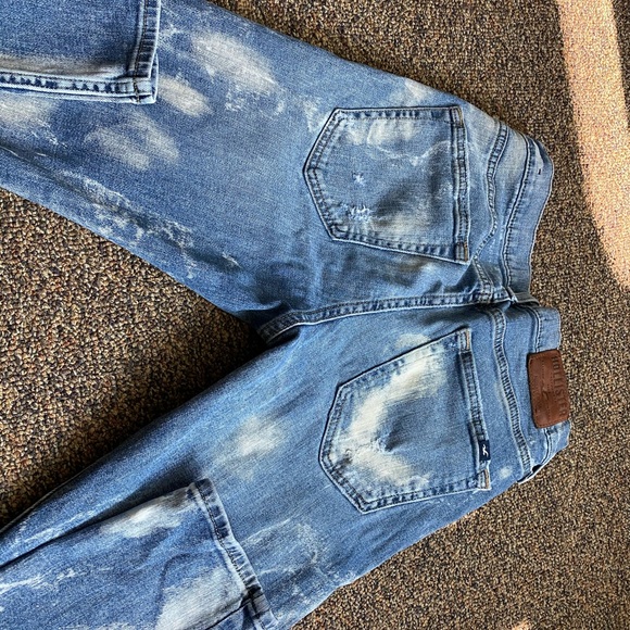 Bleached and Ripped Skinny Jeans - Picture 3 of 3